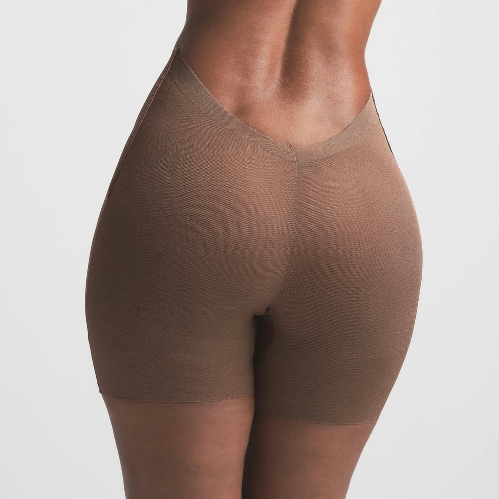 SKIMS Seamless High-Waist Shaping Short in Cocoa